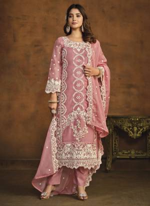 Attrective These Suit in Fine Colored Pair With Bottom And Dupatta.These Top And Dupatta Are Fabricated On Soft Organza Pair With Santoon Bottom.Its Beautified With Santoon Inner.Its Beautified With Designer Heavy Thread Embroidery Work.