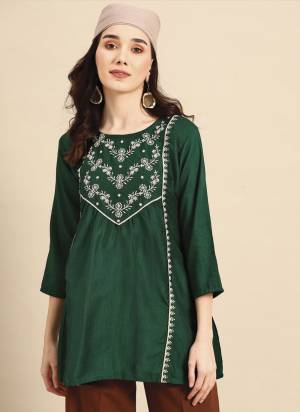 Attrective These Beautiful Looking Readymade Short Kurti.These Kurtis Fabricated On Viscose Rayon.Its Beautified With Designer Embroidery Work.