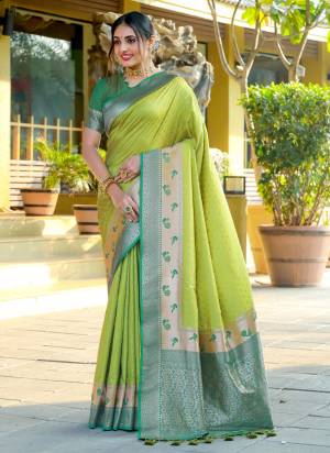 Attrective These Festive Wear Saree in Fine Colored.These Saree And Blouse is Fabricated On Banarasi Silk.Its Beautified With Weaving Jari,Thread Designer.