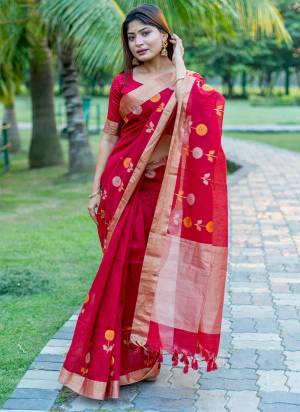 Attrective These Party Wear Saree in Fine Colored.These Saree And Blouse is Fabricated On Linen.Its Beautified With Weaving Jari,Thread, Jamdani Designer.