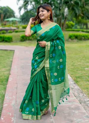 Attrective These Party Wear Saree in Fine Colored.These Saree And Blouse is Fabricated On Linen.Its Beautified With Weaving Jari,Thread, Jamdani Designer.