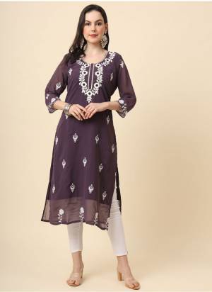 Garb These Beautiful Looking Readymade Kurti.These Kurti is Fabricated On Georgette.Its Beautified With Designer Embroidery Work.