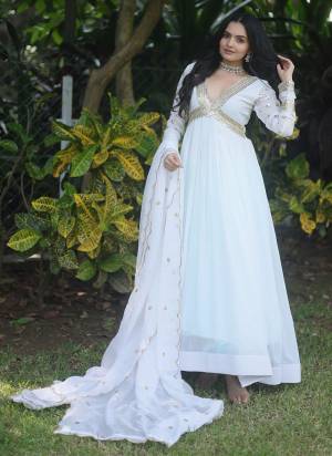 Attrective Looking These Beautiful Looking Readymade Long Gown With Dupatta.These Gown is Fabricated On Faux Georgette And Rassian Silk Dupatta.Its Beautified With Designer Jari, Sequance Embroidery Work.