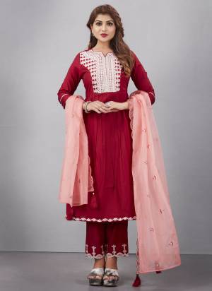 Garb These Beautiful Looking Readymade Suits.These Top And Bottom Are Muslin Silk And Dupatta Are Organza Fabricated.Its Beautified With Disigner Lukhnowi Embroidery Work.