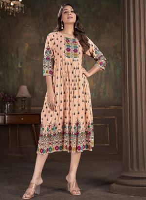 Attrective These Beautiful Looking Readymade Long Kurti.These Kurti Fabricated On Cotton.Its Beautified With Designer Printed.