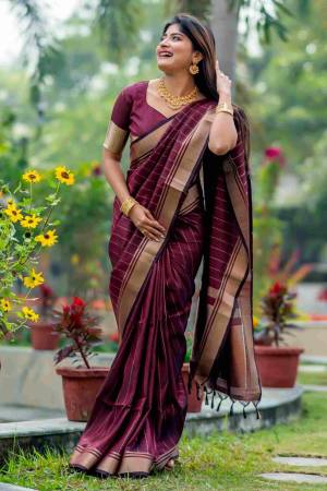 Attrective These Party Wear Fancy Saree in Fine Colored.These Saree And Blouse is Fabricated On Tusser Silk.Its Beautified With Wevon Border,Linning Designer.