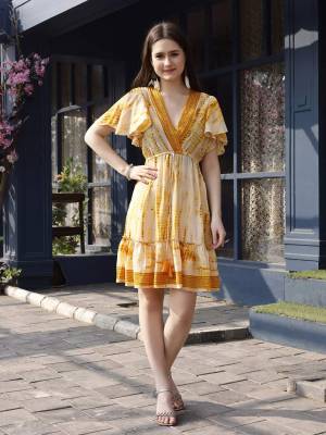 Attrective These Beautiful Looking Readymade Western Kurti.These Kurtis Fabricated On Crepe.Its Beautified With Designer Printed With Gold Foil .