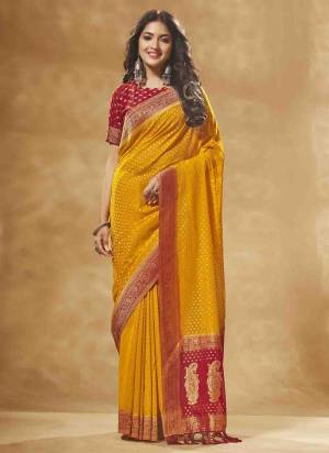 Grab These Saree in Fine Colored Pair With Blouse.These Saree and Blouse Are Fabricated On Georgette.Its Beautified With Heavy Wevon Designer.