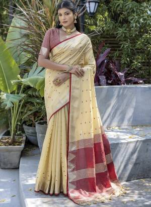 Garb These Party Wear Fancy Saree in Fine Colored.These Saree And Blouse is Fabricated On Tussar Silk.Its Beautified With Wevon Pyramid Designer.