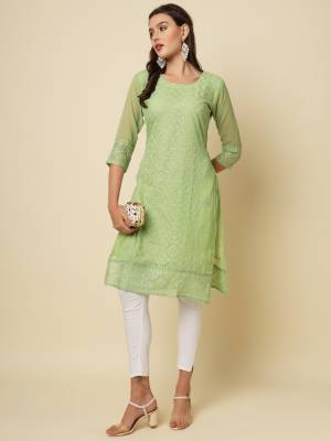 Garb These Beautiful Looking Readymade Long Kurti.These Kurti is Fabricated On Georgette With Crepe Inner.Its Beautified With Designer Chikankari Thread Embroidery Work.