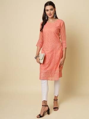 Garb These Beautiful Looking Readymade Long Kurti.These Kurti is Fabricated On Georgette With Crepe Inner.Its Beautified With Designer Chikankari Thread Embroidery Work.