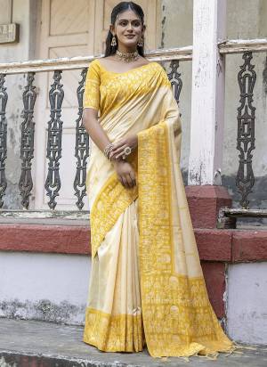 Attrective These Party Wear Fancy Saree in Fine Colored.These Saree And Blouse is Fabricated On Handloom Raw Silk.Its Beautified With Handloom Weaving Designer.