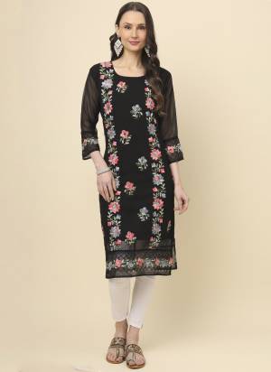 Garb These Beautiful Looking Readymade Long Kurti.These Kurti is Fabricated On Georgette With Crepe Inner.Its Beautified With Designer Multy Thread Embroidery Work.