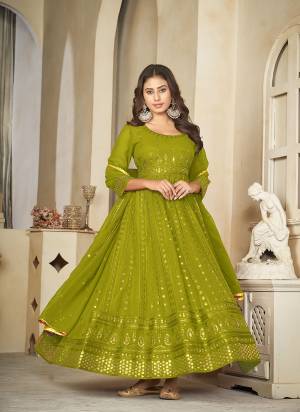 Looking These Anarkali Suit in Fine Colored Pair With Bottom And Dupatta.These Top Are Georgette And Dupatta Are Fabricated On Georgette Pair With Crepe Bottom.Its Beautified With Heavy Designer Embroidery Work.