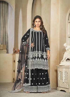 Grab These Pakistani Suit in Fine Colored Pair With Bottom And Dupatta.These Top Are Georgette And Dupatta Are Fabricated On Net Pair With Georgette Bottom.Its Beautified With Heavy Designer Embroidery Work.