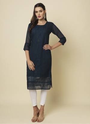 Garb These Beautiful Looking Readymade Long Kurti.These Kurti is Fabricated On Georgette With Crepe Inner.Its Beautified With Designer Chikankari Thread Embroidery Work.