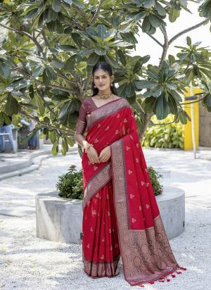 Attrective These Party Wear Fancy Saree in Fine Colored.These Saree And Blouse is Fabricated On Tusser Silk.Its Beautified With Wevon Jacquard Designer.