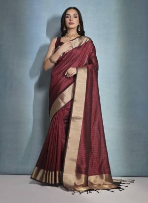 Attrective These Festive Wear Saree in Fine Colored.These Saree And Blouse is Fabricated On Raw Silk.Its Beautified With Weaving Jari Lining Designer.