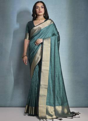 Attrective These Festive Wear Saree in Fine Colored.These Saree And Blouse is Fabricated On Raw Silk.Its Beautified With Weaving Jari Lining Designer.