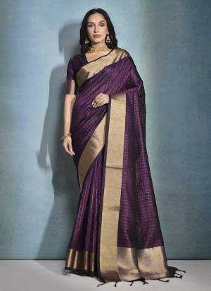 Attrective These Festive Wear Saree in Fine Colored.These Saree And Blouse is Fabricated On Raw Silk.Its Beautified With Weaving Jari Lining Designer.