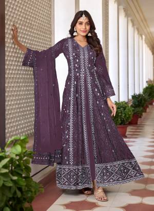 Attrective Looking These Anarkali Suit in Fine Colored Pair With Bottom And Dupatta.These Top Are Faux Georgette And Dupatta Are Fabricated On Organza Pair With Dull Santoon Bottom.Its Beautified With Heavy Designer Sequance,Thread Embroidery Work.