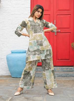 Grab These Beautiful Looking Readymade Co-Ord Top With Bottom Set.These Top And Bottom is Fabricated On Cotton.Its Beautified With Designer Printed With Pocket .