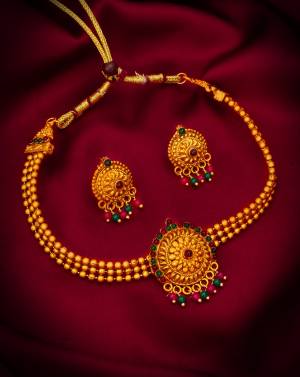 Attrective These Beautifil Multy Colored Necklace.These Necklace is Come Alloy Material And Beautified With Artificial Beads Stone Work.