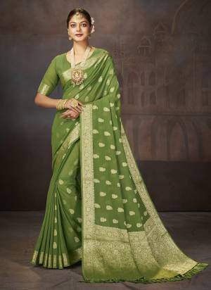 Looking These Party Wear Saree in Fine Colored Pair With Blouse.These Saree and Blouse Are Fabricated On Georgette.Its Beautified With Heavy Wevon Designer.