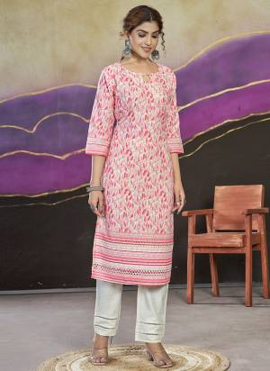 Attrective These Beautiful Looking Readymade Long Kurti.These Kurti is Fabricated On Cotton.Its Beautified With Designer Lucknowi Digital Printed.