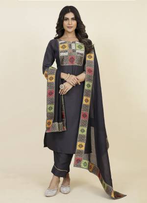 Garb These Beautiful Looking Readymade Suits.These Top And Bottom Are Chinon Silk And Dupatta Are Steple Fabricated.Its Beautified With Disigner Printed.