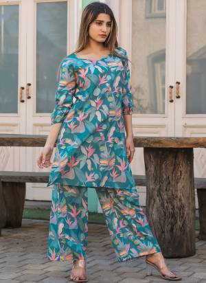 Grab These Beautiful Looking Readymade Co-Ord Top With Bottom Set.These Top And Bottom is Fabricated On Cotton.Its Beautified With Designer Printed With Pocket .