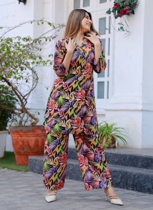 Grab These Beautiful Looking Readymade Co-Ord Top With Bottom Set.These Top And Bottom is Fabricated On Cotton.Its Beautified With Designer Printed With Pocket .