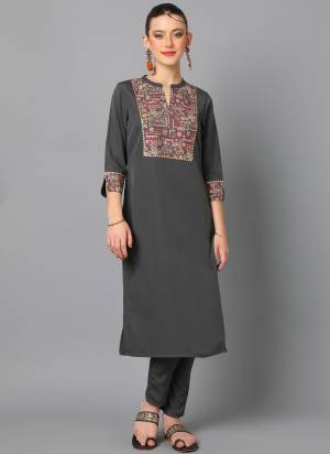 Attrective These Beautiful Looking Readymade Kurti With Bottom.These Kurti And Bottom is Fabricated On Crepe.Its Beautified With Designer Pigment Printed.