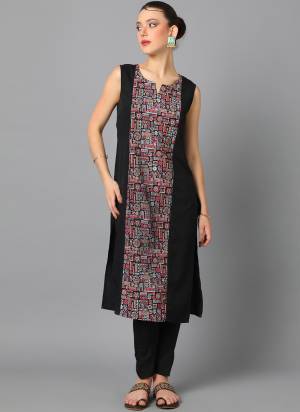 Attrective These Beautiful Looking Readymade Kurti With Bottom.These Kurti And Bottom is Fabricated On Crepe.Its Beautified With Designer Pigment Printed.