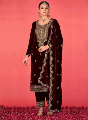 Attrective These Salwar Suit in Fine Colored Pair With Bottom And Dupatta.These Top And Bottom Are Fabricated On Velvet Pair With Chinon Dupatta.Its Beautified With Heavy Designer Embroidery Work.