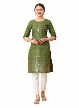 Attrective These Beautiful Designer Readymade Kurti.These Kurti is Fabricated On Cotton Blend.Its Beautified With Designer Foil Printed.