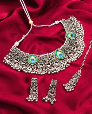 Attrective These Beautifil Oxidised Silver Colored Necklace.These Necklace is Come Alloy Material And Beautified With Artificial Stone And Beads Work.