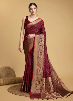 Attrective This Partywear Saree Paired With Blouse.This Saree And Blouse Are Soft Silk Based Fabric With Weaving Jacquard Double Jari Chex Designer. Buy This Pretty Saree Now.