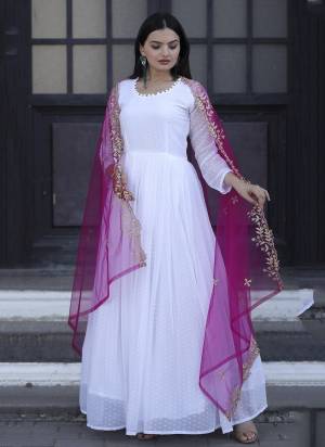 Attrective Looking These Beautiful Looking Readymade Long Gown With Dupatta.These Gown is Fabricated On Faux Georgette And Butterfly Net Dupatta.Its Beautified With Wevon Thousand Butti Designer With Embroidery Work Dupatta.