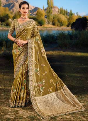 Looking These Party Wear Saree in Fine Colored.These Saree Are Banarasi Silk And Blouse is Fabricated On Banarasi Silk.Its Beautified Wevon Designer With Real Mirror,Moti,Cut Dana Work.
