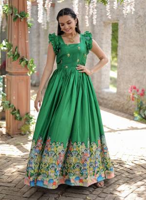 Attrective These Beautiful Paty Wear Looking Readymade Long Gown.These Gown is Fabricated On Dolla Silk.Its Beautified With Designer Printrd,Embroidery Work.
