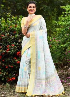 Attrective These Festive Wear Saree in Fine Colored.These Saree And Blouse is Fabricated On Linen.Its Beautified With Wevon Designer With Printed.