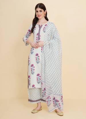 Attrective These Designer Suit in Fine Colored Pair With Bottom And Dupatta.These Top And Dupatta Are Fabricated On Cotton Pair With Cotton Bottom.Its Beautified With Heavy Designer Printed.