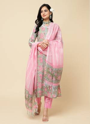 Attrective These Designer Suit in Fine Colored Pair With Bottom And Dupatta.These Top And Dupatta Are Fabricated On Cotton Blend Pair With Cotton Blend Bottom.Its Beautified With Heavy Designer Printed.