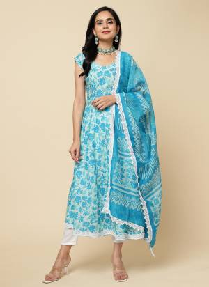 Attrective These Designer Suit in Fine Colored Pair With Bottom And Dupatta.These Top And Dupatta Are Fabricated On Cotton Blend Pair With Cotton Blend Bottom.Its Beautified With Heavy Designer Printed.