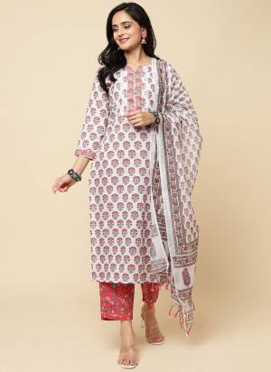 Attrective These Designer Suit in Fine Colored Pair With Bottom And Dupatta.These Top And Dupatta Are Fabricated On Cotton Blend Pair With Cotton Blend Bottom.Its Beautified With Heavy Designer Printed.