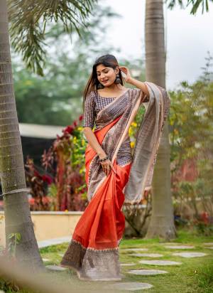 Garb These Party Wear Fancy Saree in Fine Colored.These Saree And Blouse is Fabricated On Tusser Silk.Its Beautified With Designer Madhubani Printed.