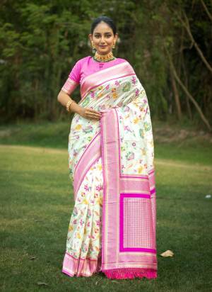 Attrective These Festive Wear Saree in Fine Colored.These Saree And Blouse is Fabricated On Banarasi Silk.Its Beautified With Wevon Rich Pallu Designer.