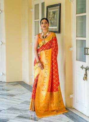 Attrective These Festive Wear Saree in Fine Colored.These Saree And Blouse is Fabricated On Banarasi Silk.Its Beautified With Wevon Bandhani Designer.