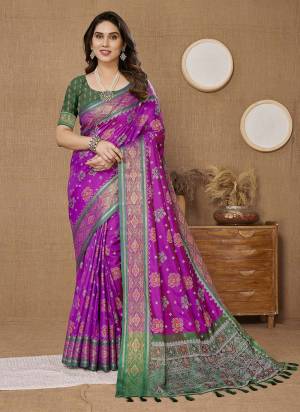 Attrective These Party Wear Saree in Fine Colored.These Saree Are Banarasi Silk And Blouse is Banarasi Silk Fabricated.Its Beautified With Weving Designer.